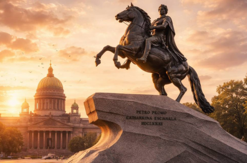 Почему Медный всадник в Санкт-Петербурге